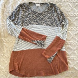 3/$20🎀 Lovely melody color block top